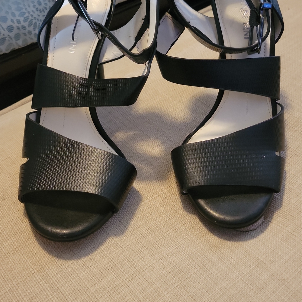 Chic Black Strappy Heels